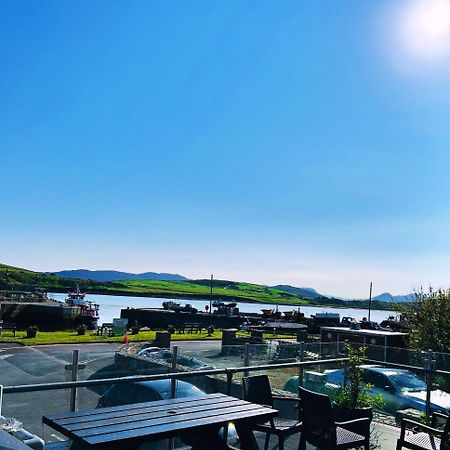 奥利弗的海鲜吧，住宿加早餐旅馆 Cleggan 外观 照片